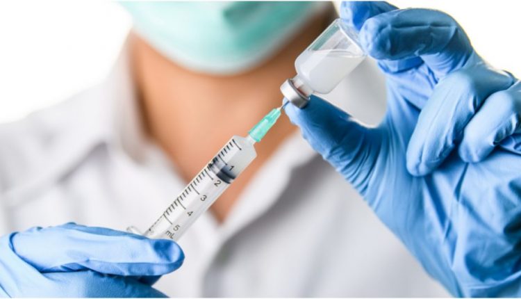 Vacunas, cruz roja, pandemia