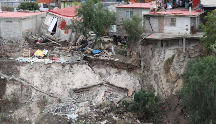 Familias Afectadas Por El Derrumbe De La Colonia 3 De Octubre Se Niegan ...