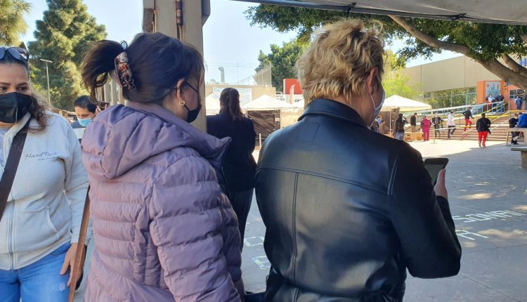 Médicos, vacunas, Pfizer, enfermeros