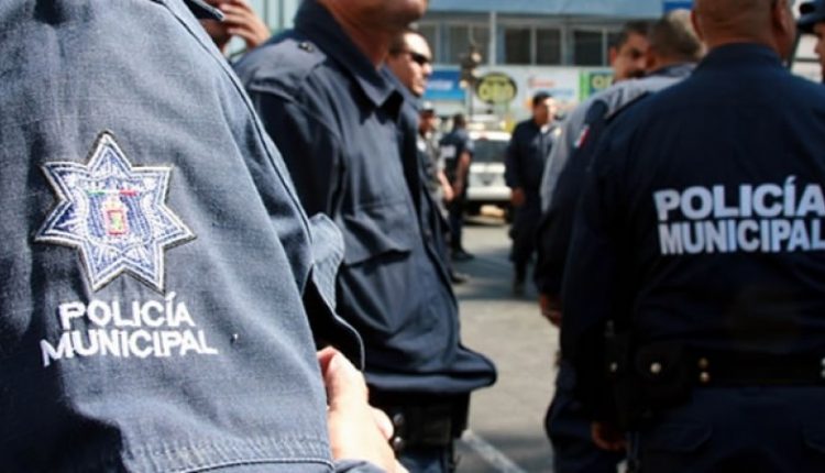 Policías, denuncia, propietario