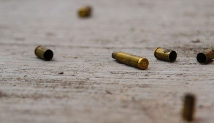 Hombre herido, baleados, paramédicos