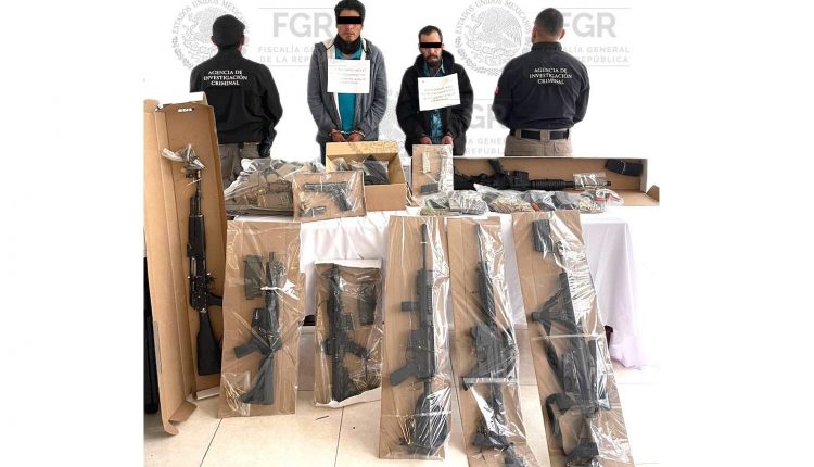 Arsenal, Armas, Detenidos