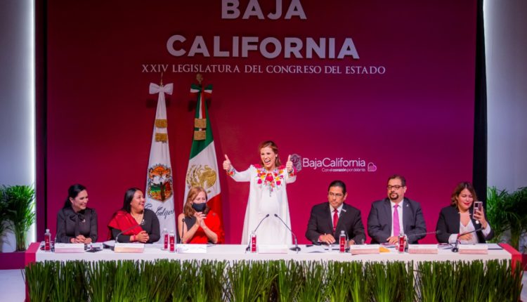 La Gobernadora rindió protesta y se comprometió con el pueblo bajacaliforniano